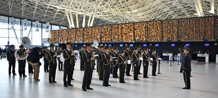 Simfonijski puhački orkestar HV-a u Zračnoj luci Franjo Tuđman
