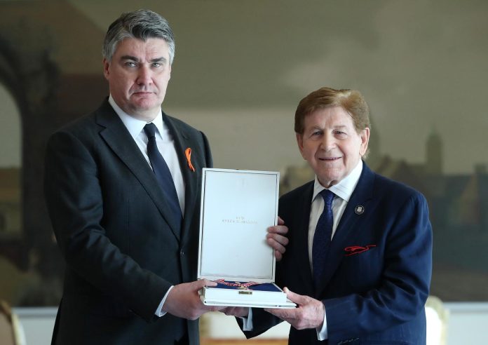 Predsjednik Zoran Milanović odlikovao Antona Kikaša