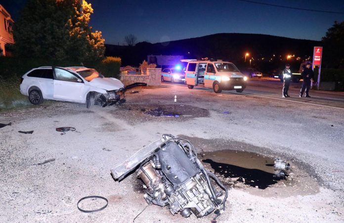 Dicmo: U teškoj prometnoj nesreći smrtno stradale dvije osobe.