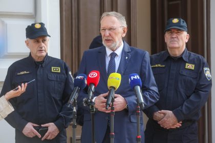 Policija započela s uhićenjima zbog serije lažnih dojava o bombama u školama 1