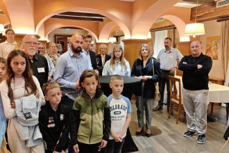 U Dvorcu Jurjevec svečano otvorena izložba Međunarodne likovne kolonije "Turopoljski motivi" 1
