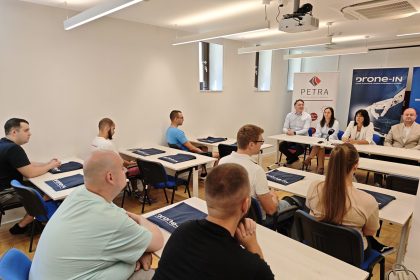 Petrinja postaje središte novih tehnologija: Započela edukacija treće generacije programera dronova 1