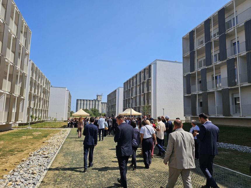 Novi domovi za stradalnike: U Sisku i Petrinji uručeni ključevi stanova u 11 novoizgrađenih zgrada 1