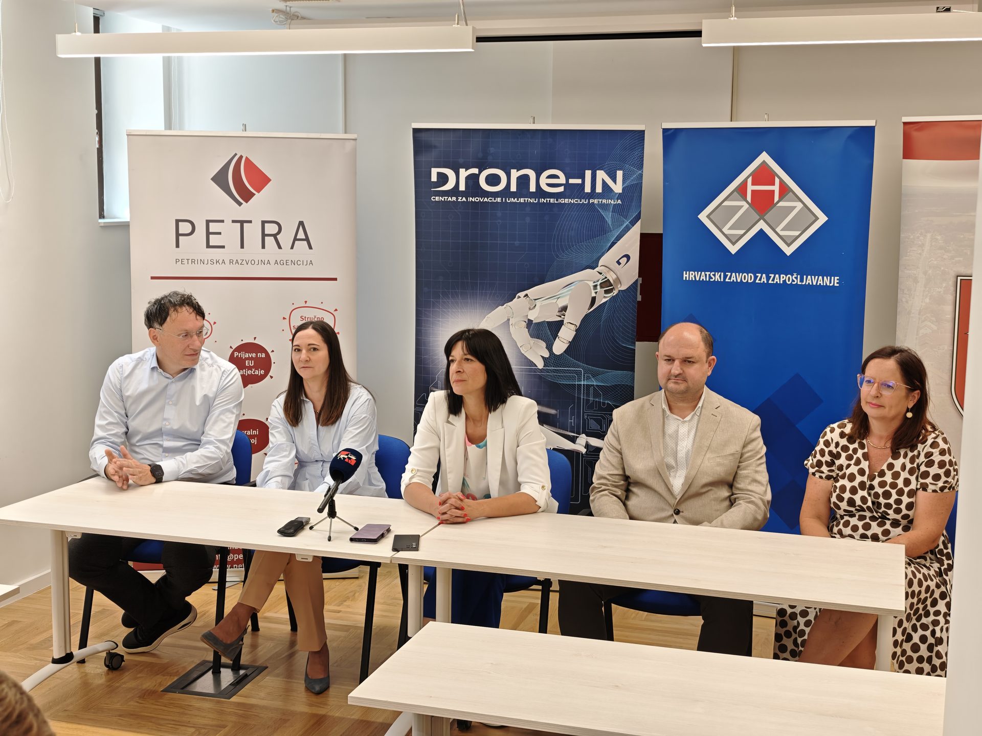 Petrinja postaje središte novih tehnologija: Započela edukacija treće generacije programera dronova 2