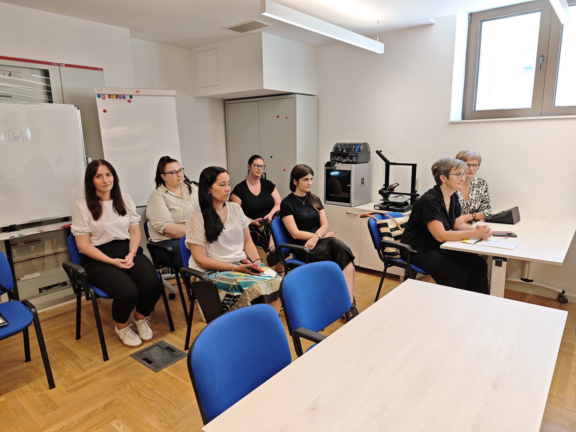 Petrinja postaje središte novih tehnologija: Započela edukacija treće generacije programera dronova 5