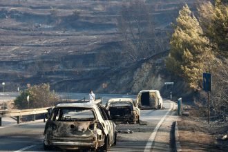 Katastrofalan požar u Omišu i Lokvi Rogoznici: Izgorjele kuće, sedmero ljudi bori se za život 1