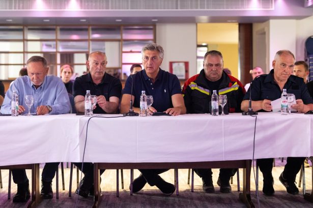 Vlada najavila financijsku pomoć Omišu nakon razornog požara 1