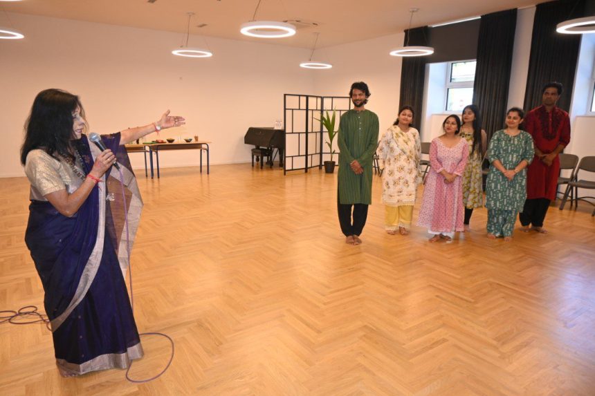 Kulturna razmjena u Petrinji: Indijska tradicija predstavljena kroz ples i glazbu 1