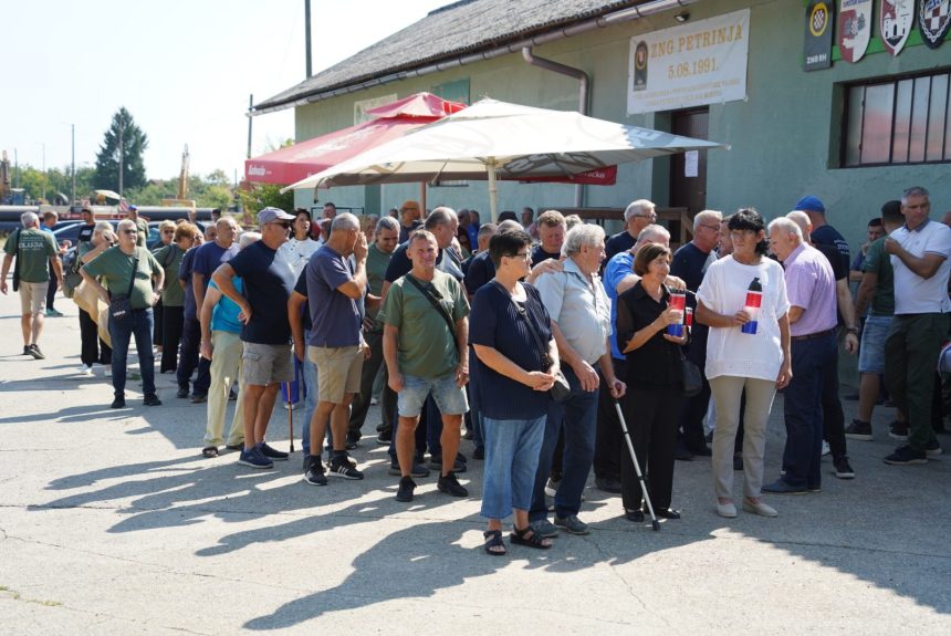 Svečano obilježena 35. obljetnica ustrojavanja Zbora narodne garde u Petrinji 1