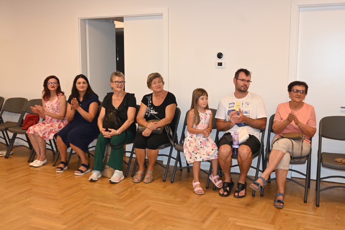 Kulturna razmjena u Petrinji: Indijska tradicija predstavljena kroz ples i glazbu 2