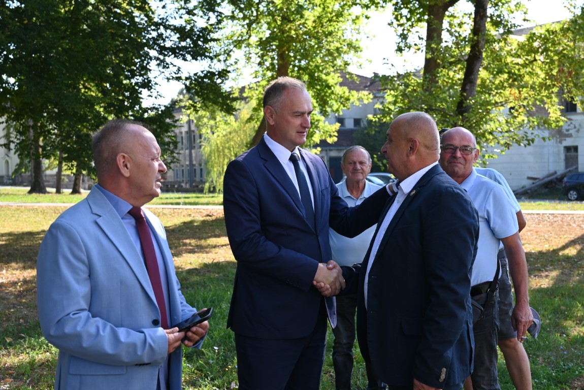 Obilježena 31. godišnjica kraja operacije Oluja: Dvor kao simbol završnih borbi i oslobođenja 6