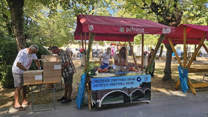 Petrinja ugostila peto izdanje Banovina Gastro Festa: Slavlje domaće hrane i tradicije 7