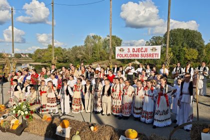 Svečano u Letovaniću: Otvorena obnovljena područna škola i održani Dječji folklorni susreti 1