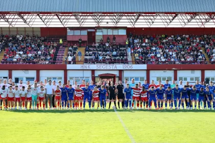 HNK Segesta proslavila 120. rođendan: Spektakl u Sisku uveličao zagrebački Dinamo 1