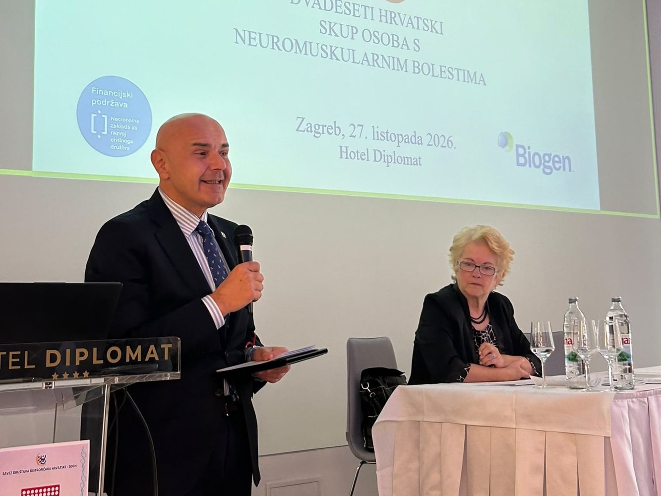 Osobnim asistentima satnica raste s 11 na 14 eura, najavljene i izmjene zakona